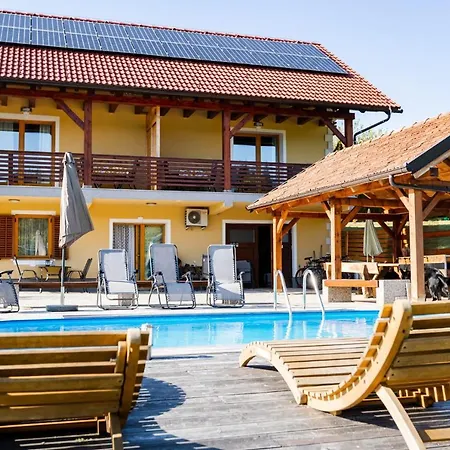 Lahinja & Kolpa River Apartments Metlika Extérieur photo